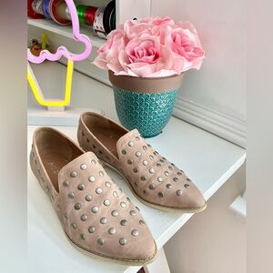 Distressed loafers 🩷